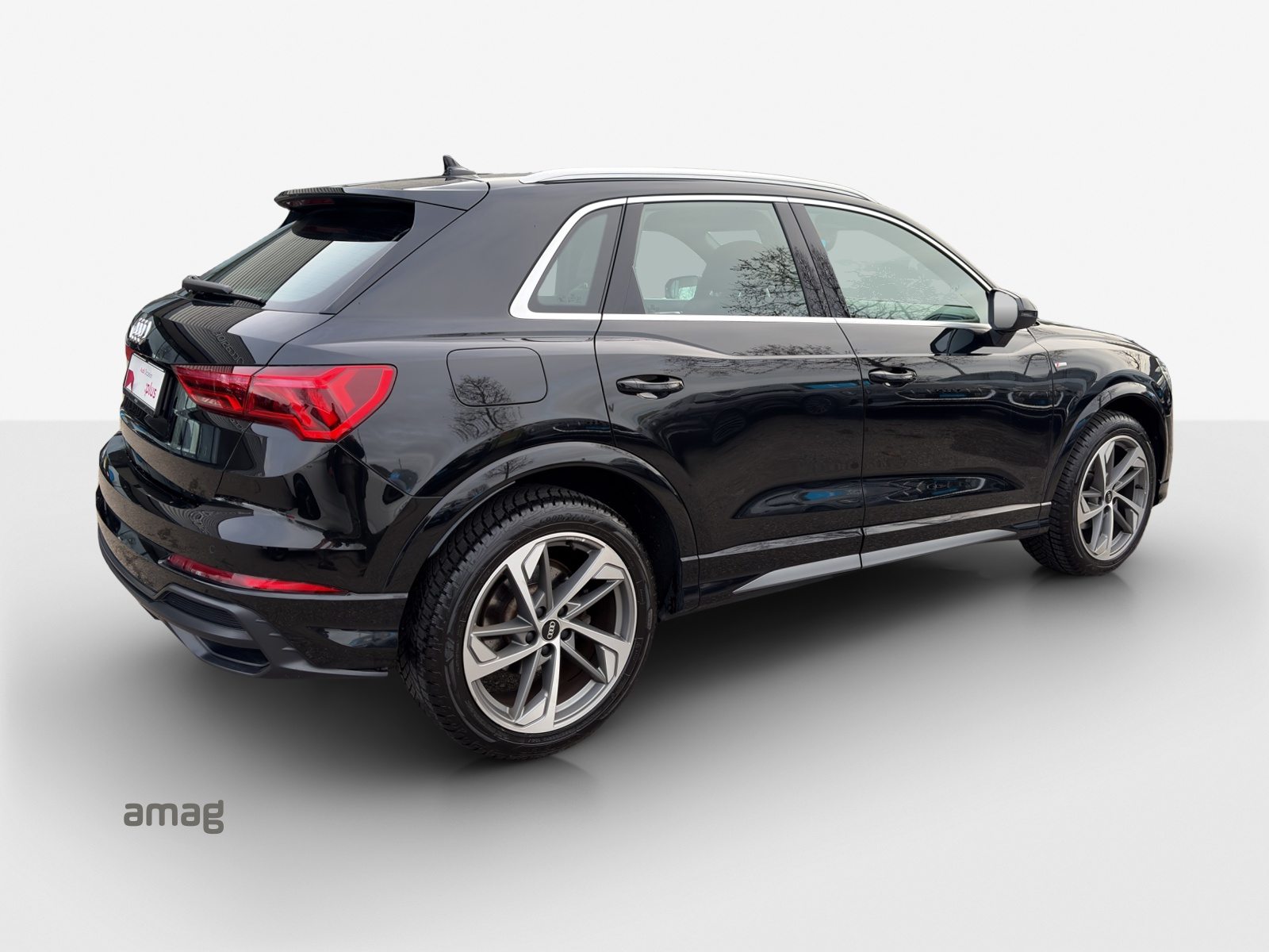 AUDI Q3 35 TFSI S line Attraction, Petrol, Second hand / Used, Automatic - 5