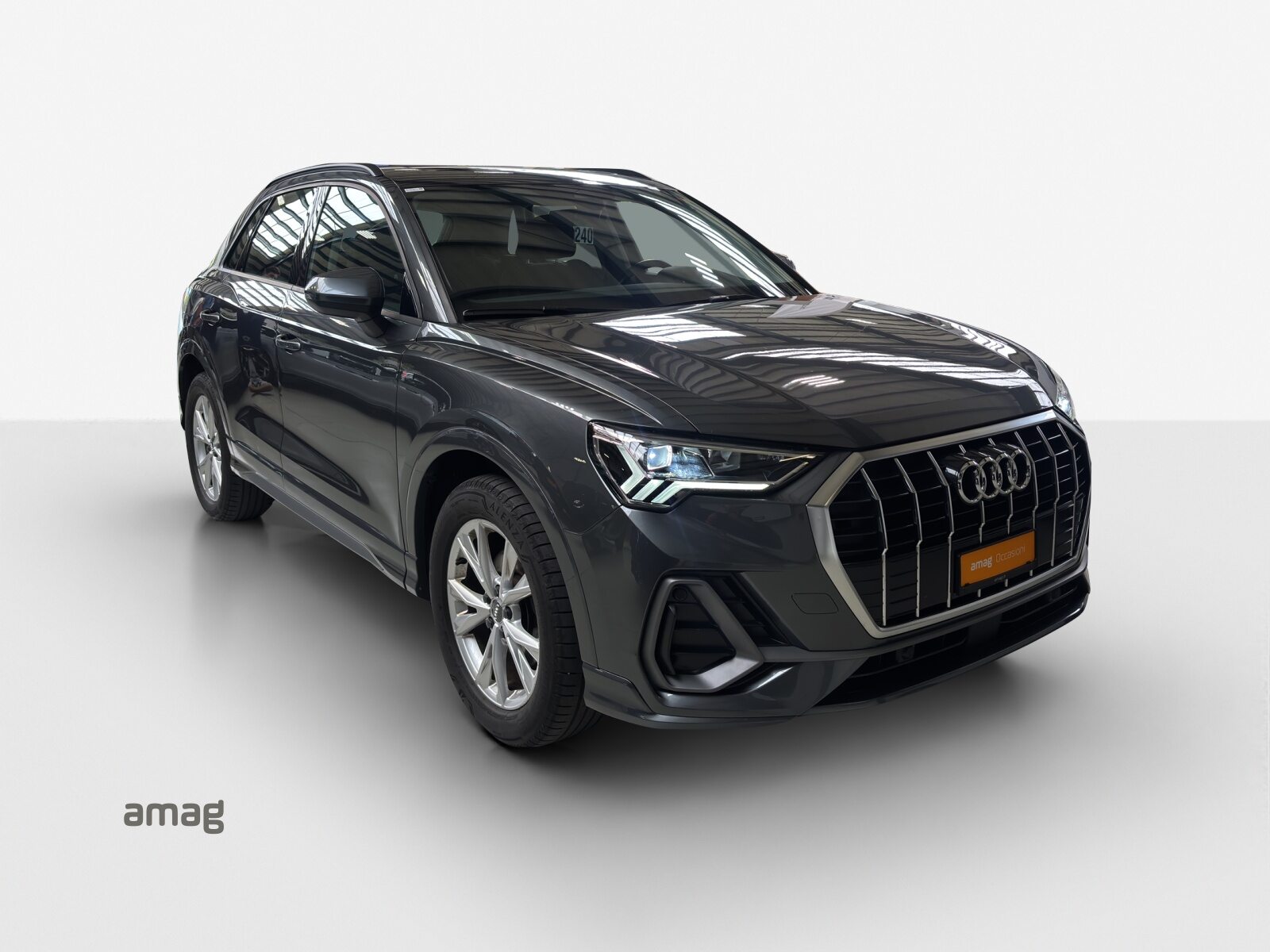 AUDI Q3 35 TFSI S line Attraction, Benzin, Occasion / Gebraucht, Automatik - 6