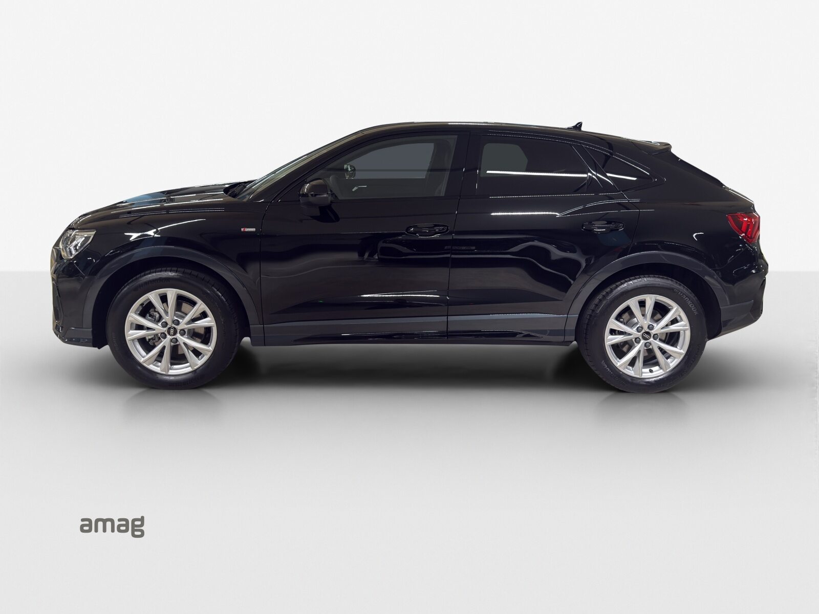 AUDI Q3 Sportback 35 TFSI S line Attraction, Petrol, Second hand / Used, Automatic - 2