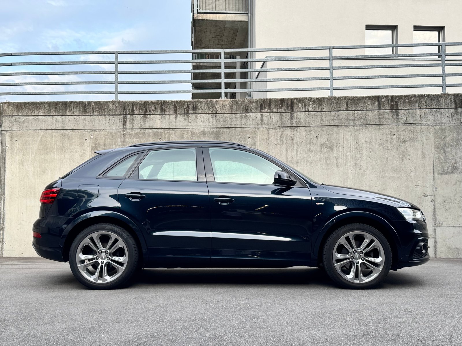 AUDI Q3 2.0 TFSI quattro S-tronic