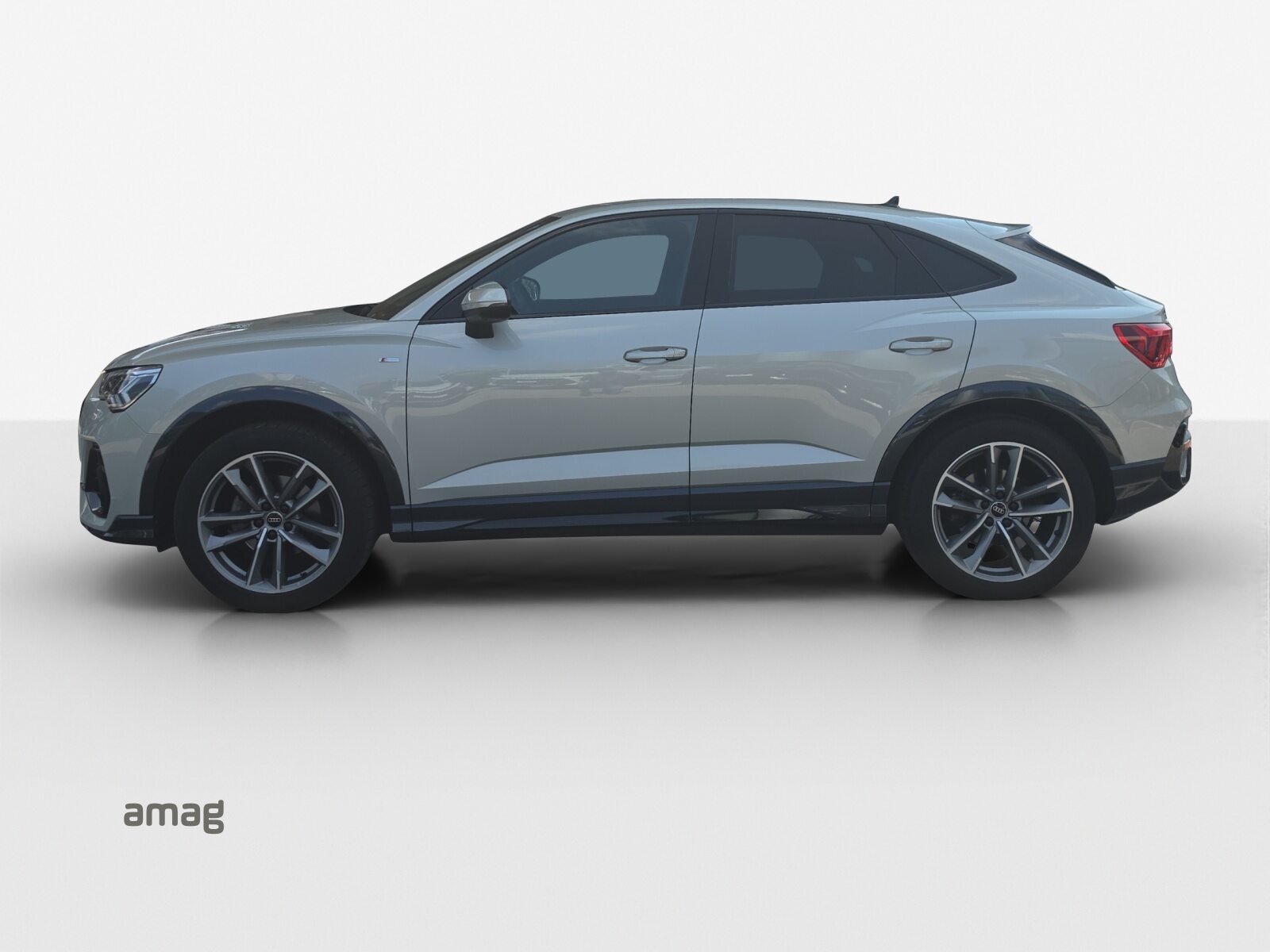 AUDI Q3 Sportback 35 TFSI S line Attraction, Benzin, Occasion / Gebraucht, Automatik - 2