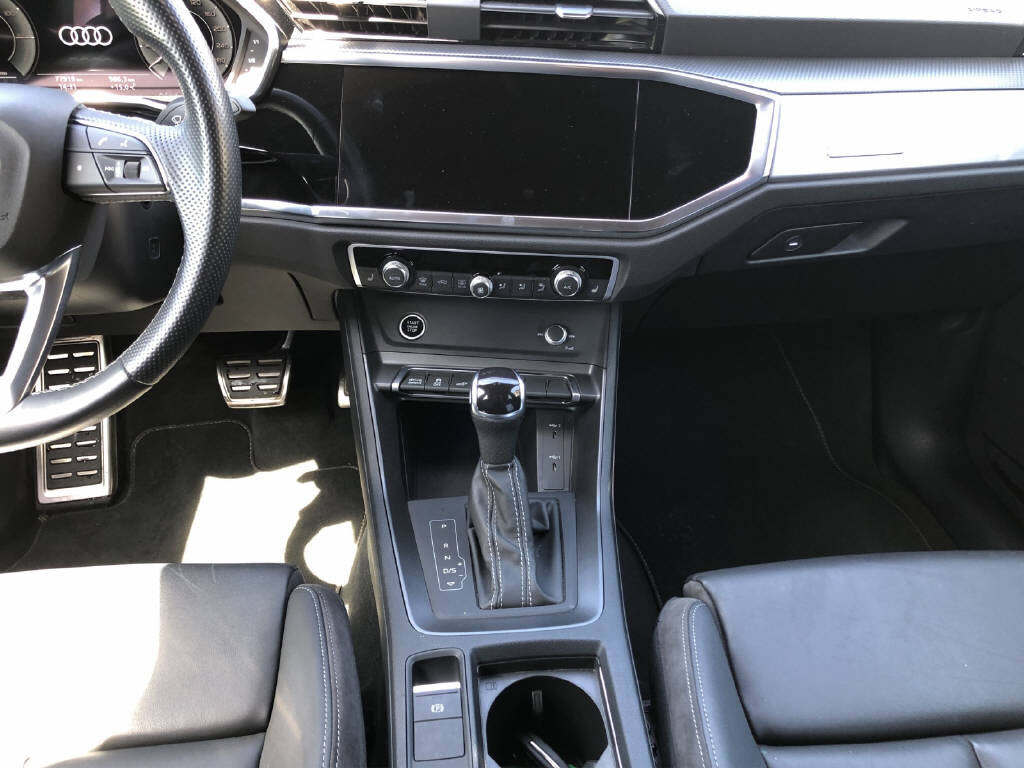 AUDI Q3 1.4 45 TFSI e S line Attraction S-Tronic, Hybride Rechargeable Essence/Électricité, Occasion / Utilisé, Automatique - 7