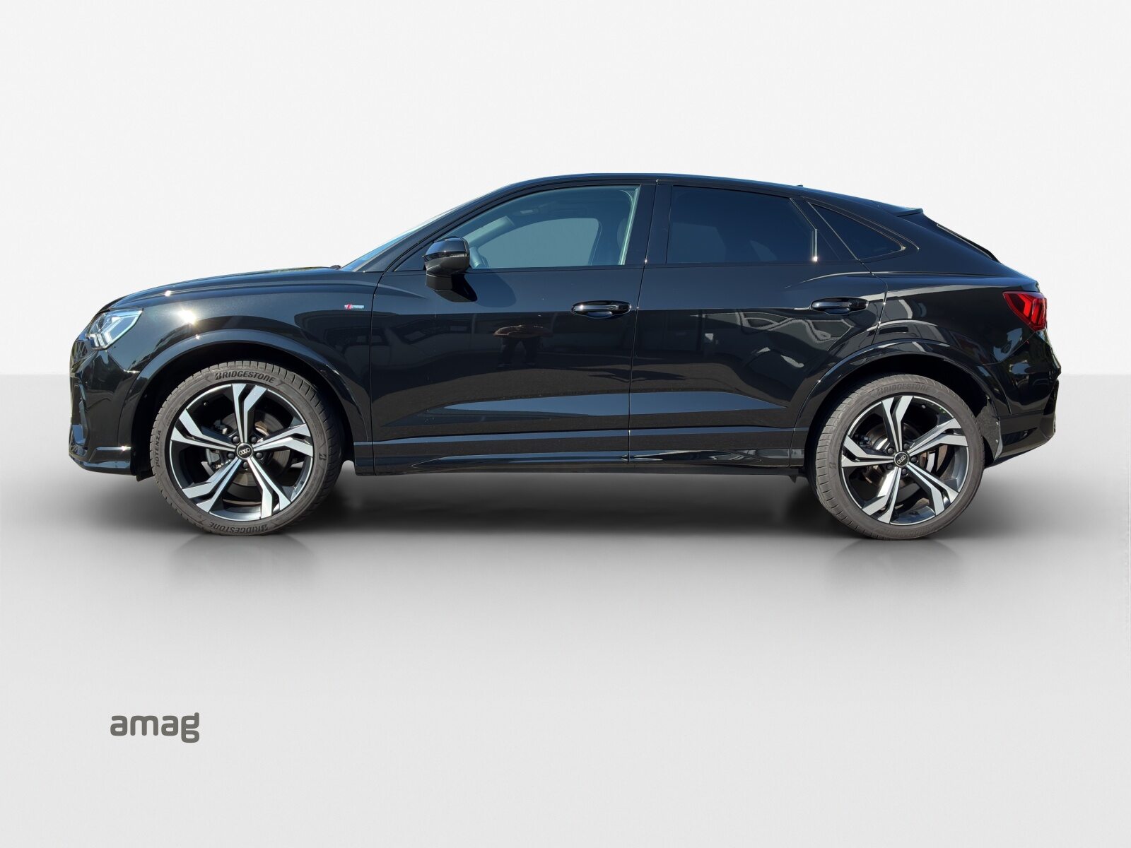 AUDI Q3 Sportback 35 TFSI S line Attraction, Petrol, Second hand / Used, Automatic - 2