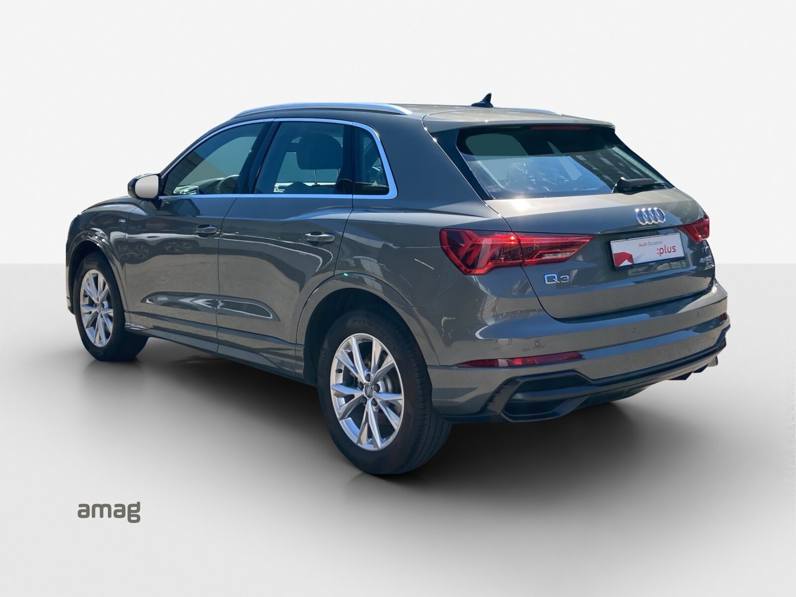 AUDI Q3 40 TFSI S line, Petrol, Second hand / Used, Automatic - 3