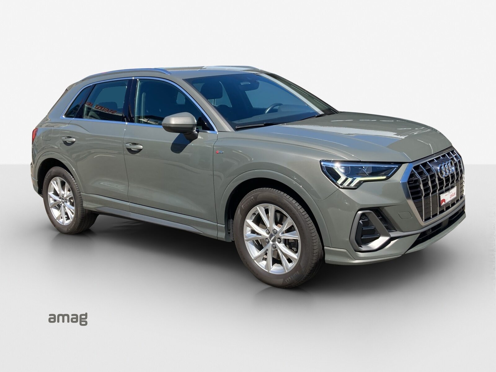 AUDI Q3 40 TFSI S line, Petrol, Second hand / Used, Automatic - 6