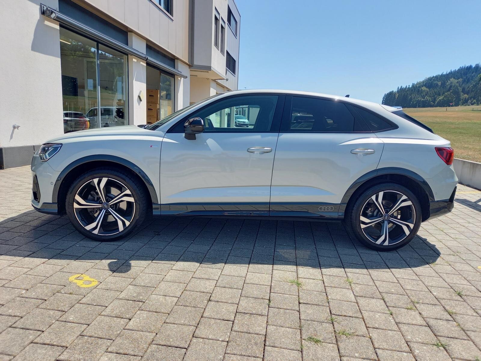AUDI Q3 Sportback 2.0 45 TFSI S line quattro S-Tronic, Petrol, Second hand / Used, Automatic - 3