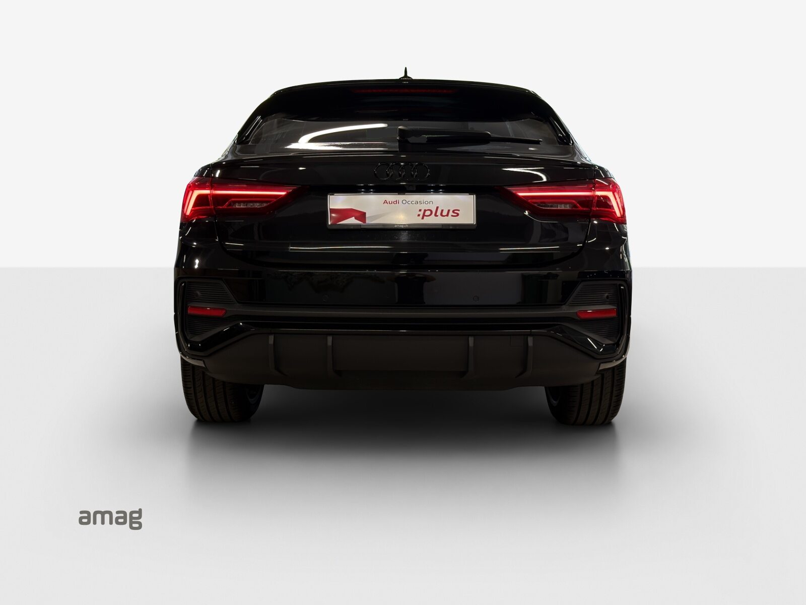 AUDI Q3 Sportback 35 TFSI S line Attraction, Petrol, Second hand / Used, Automatic - 4