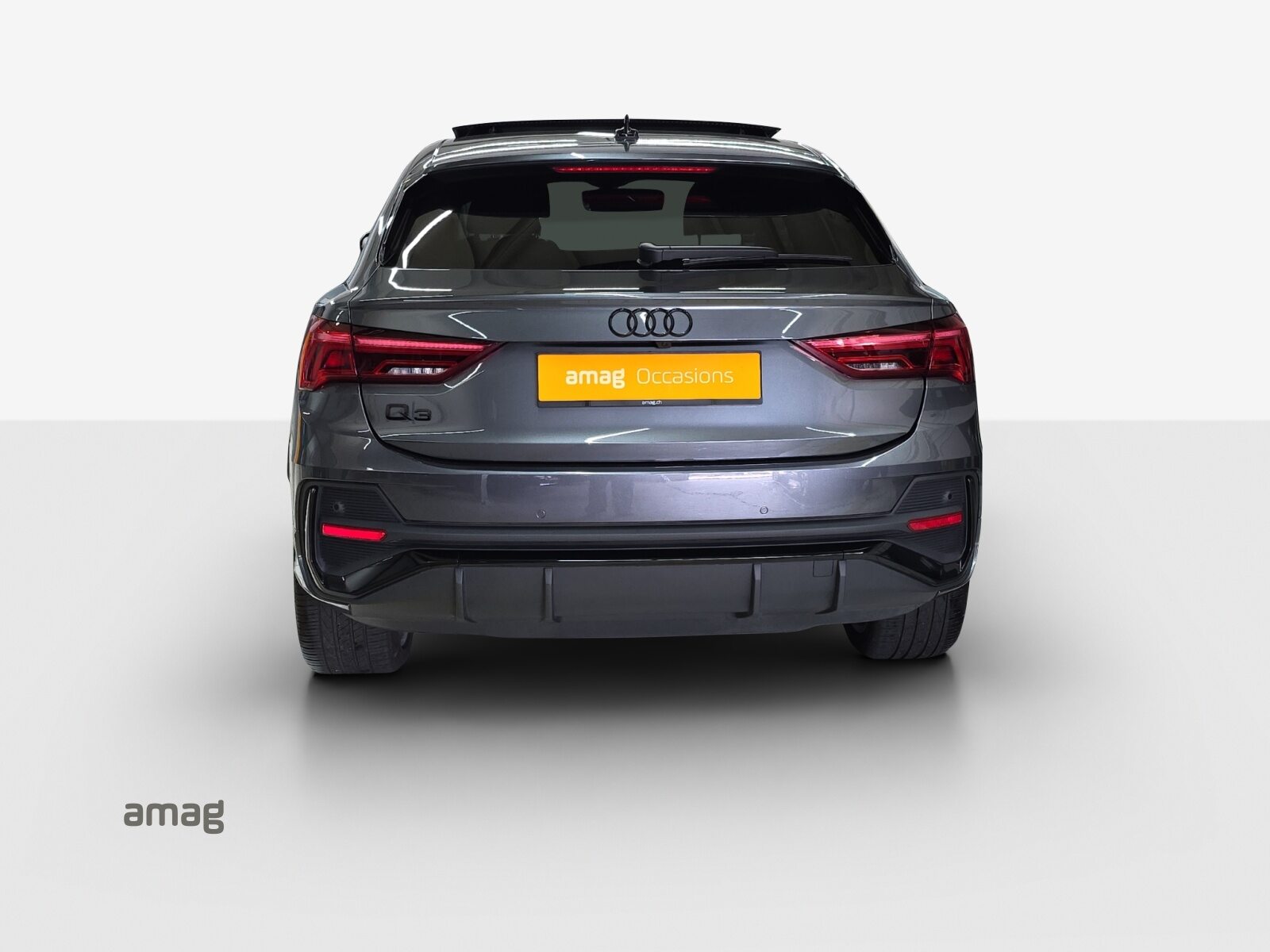 AUDI Q3 Sportback 35 TFSI S line Attraction, Petrol, Second hand / Used, Automatic - 4