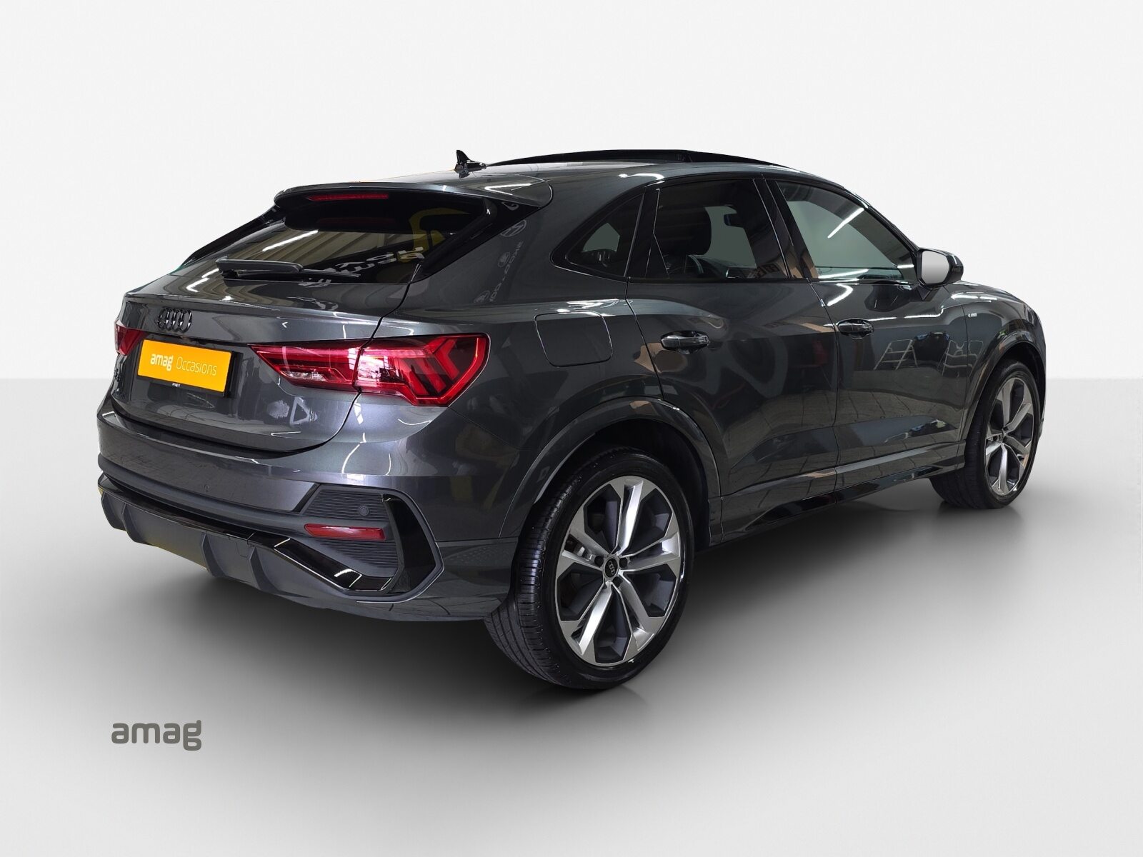 AUDI Q3 Sportback 35 TFSI S line Attraction, Petrol, Second hand / Used, Automatic - 5