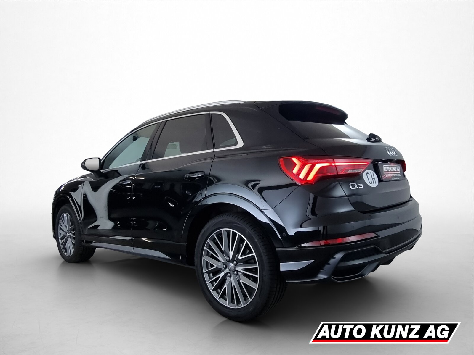 AUDI Q3 2.0 45 TFSI quattro S tronic, Essence, Occasion / Utilisé, Automatique - 4