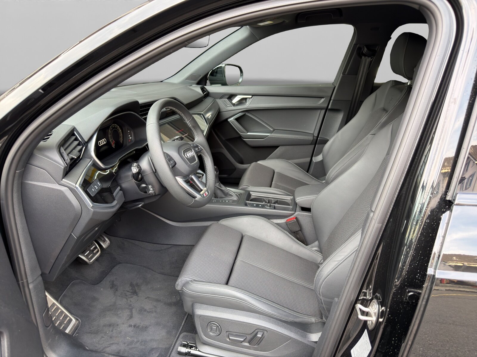AUDI Q3 2.0 40 TFSI S line quattro S-Tronic, Benzin, Occasion / Gebraucht, Automatik - 6