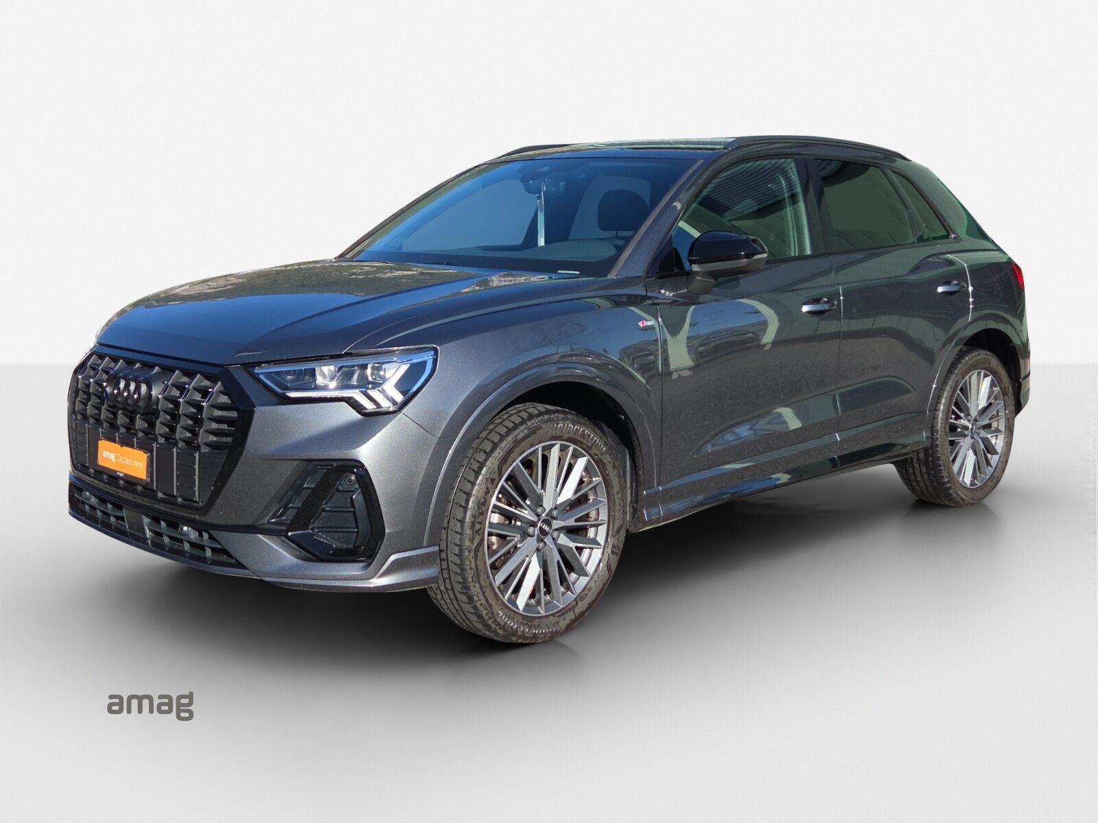 AUDI Q3 40 TDI S line