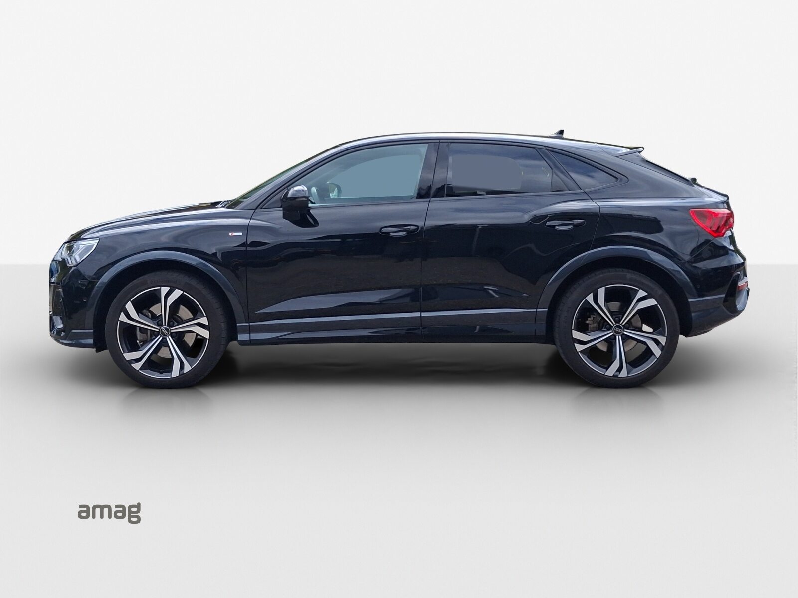 AUDI Q3 Sportback 40 TFSI S line, Petrol, Second hand / Used, Automatic - 2