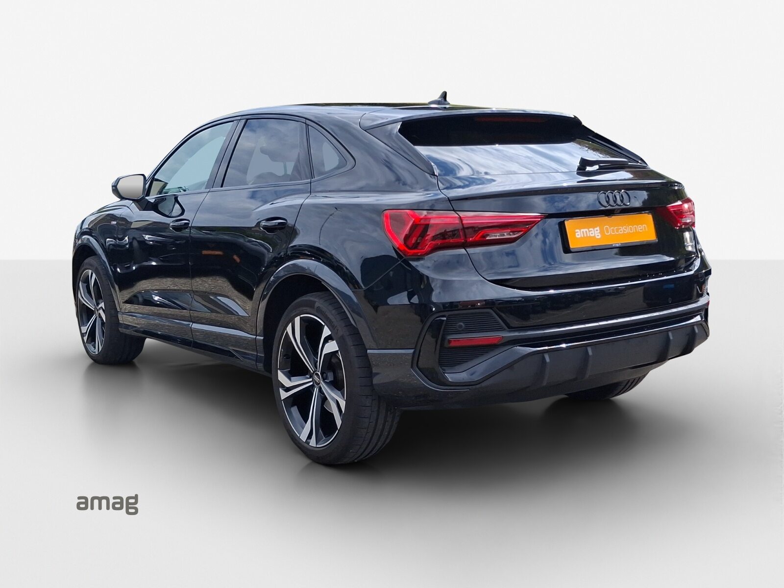 AUDI Q3 Sportback 40 TFSI S line, Petrol, Second hand / Used, Automatic - 3