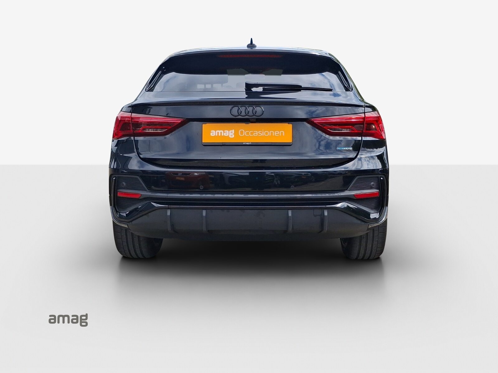 AUDI Q3 Sportback 40 TFSI S line, Petrol, Second hand / Used, Automatic - 4