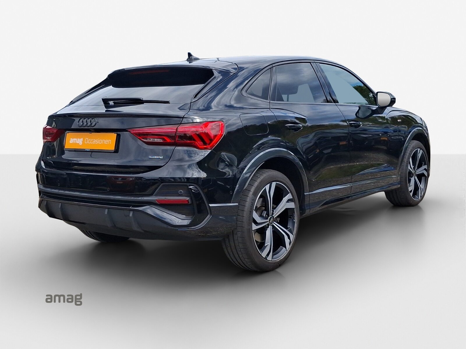AUDI Q3 Sportback 40 TFSI S line, Petrol, Second hand / Used, Automatic - 5