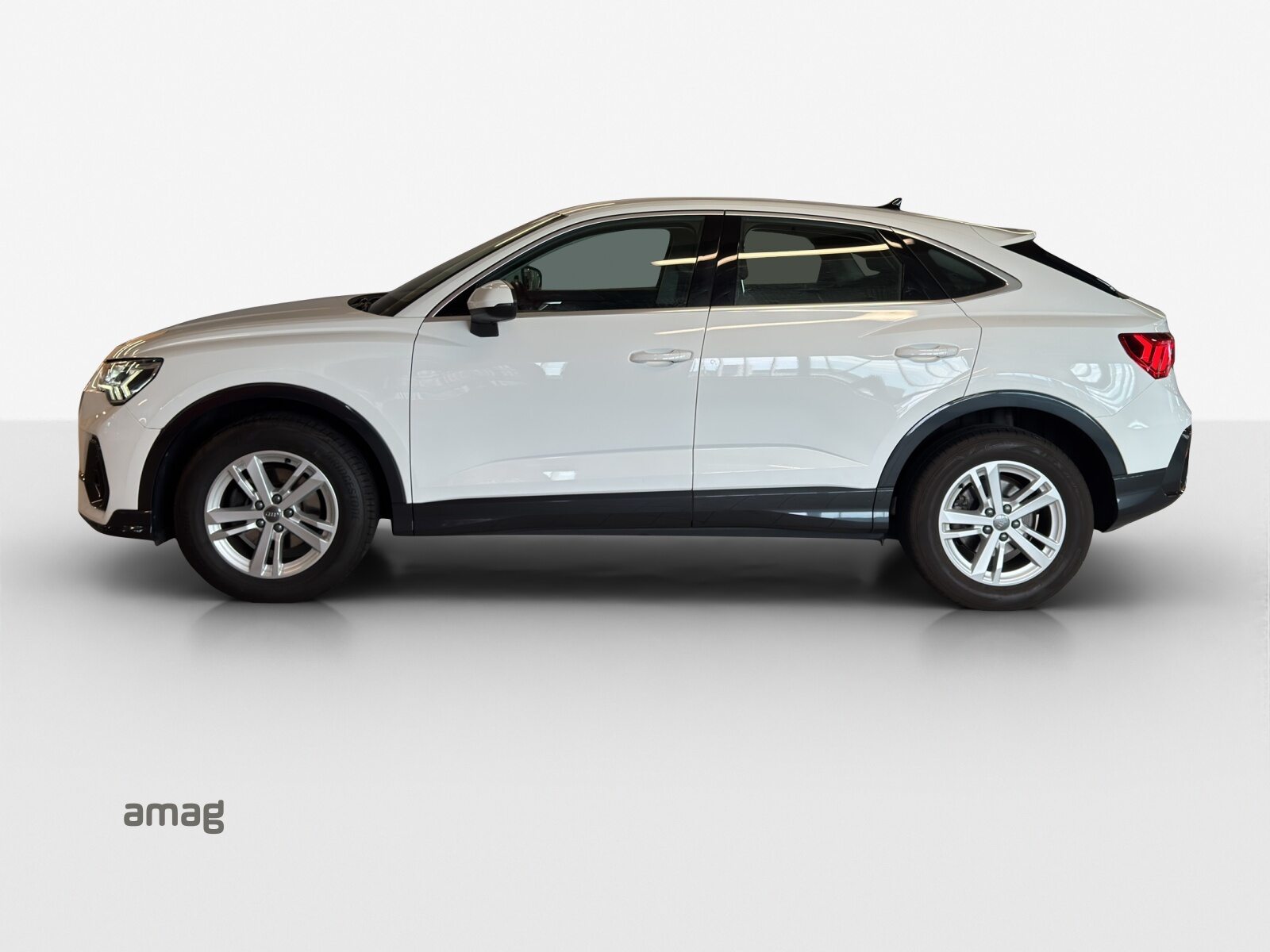 AUDI Q3 Sportback 35 TFSI Attraction, Essence, Occasion / Utilisé, Automatique - 2