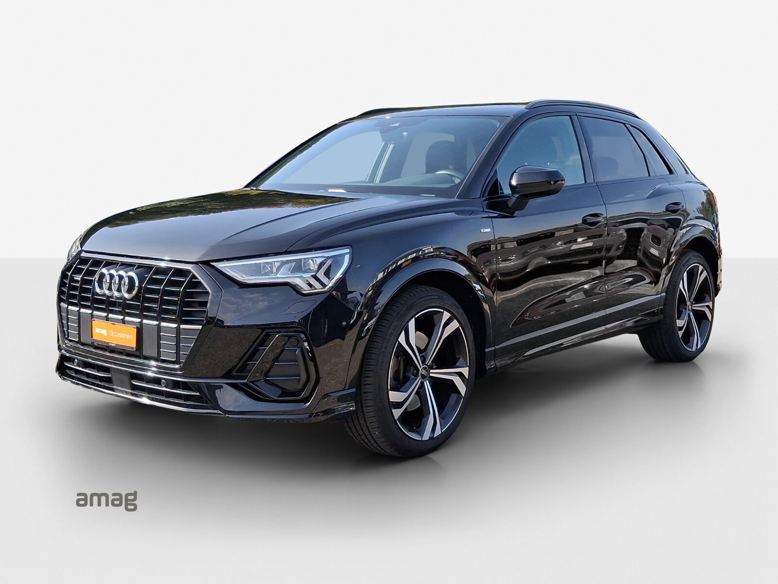 AUDI Q3 40 TFSI S line