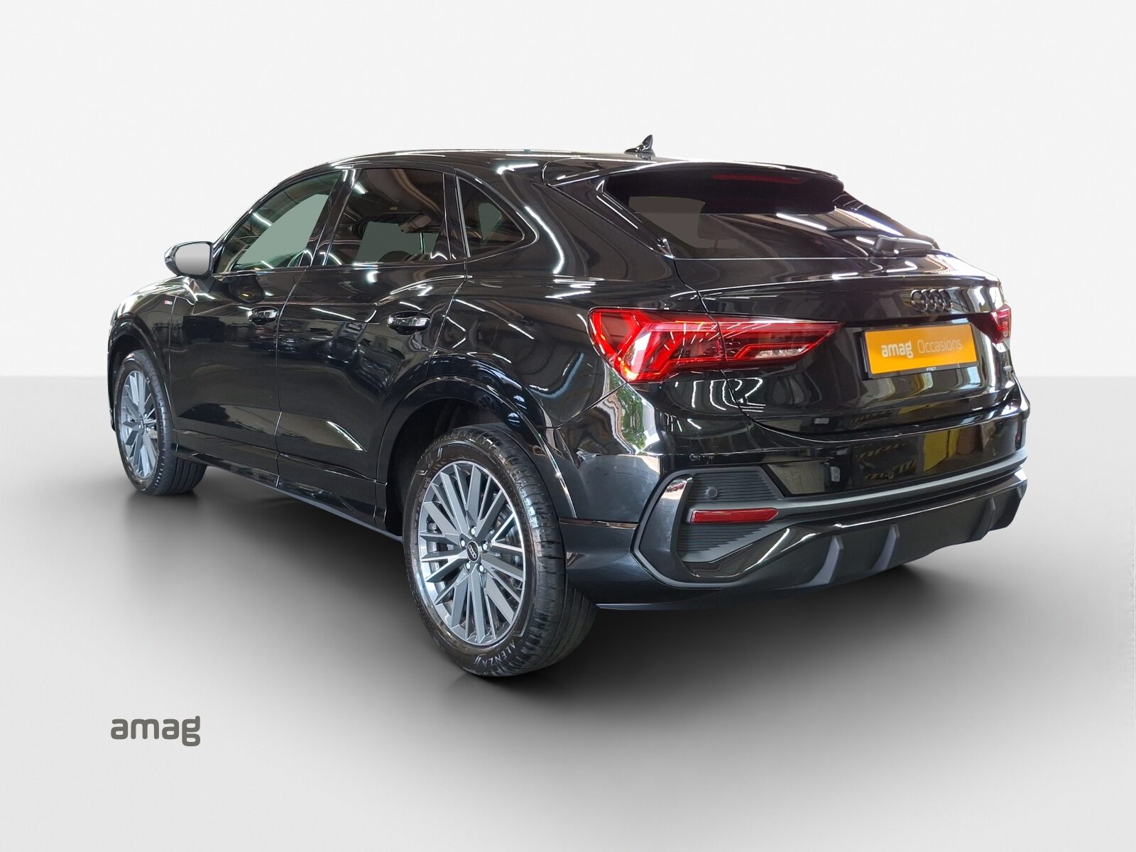 AUDI Q3 Sportback 45 TFSI S line, Petrol, Second hand / Used, Automatic - 3