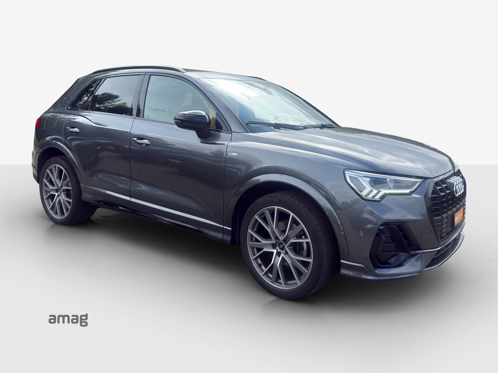 AUDI Q3 35 TFSI S line Attraction, Benzin, Occasion / Gebraucht, Automatik - 6