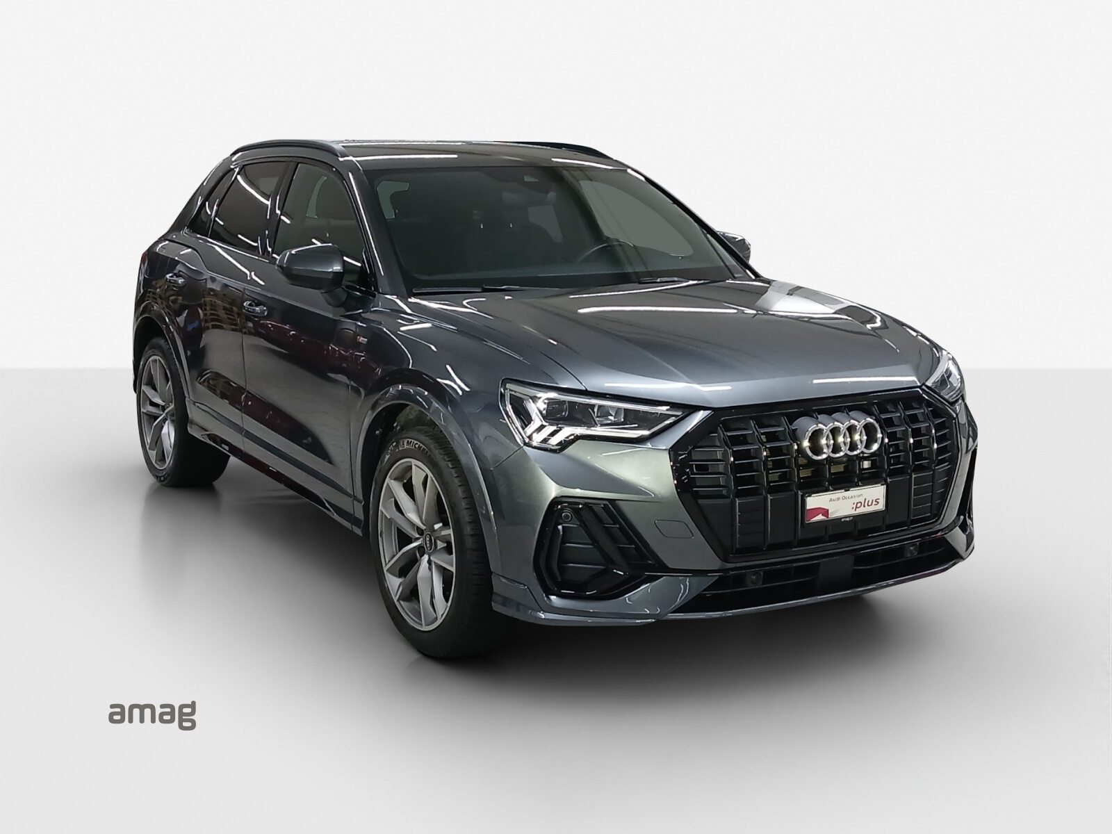 AUDI Q3 35 TFSI S line Attraction, Benzin, Occasion / Gebraucht, Automatik - 6
