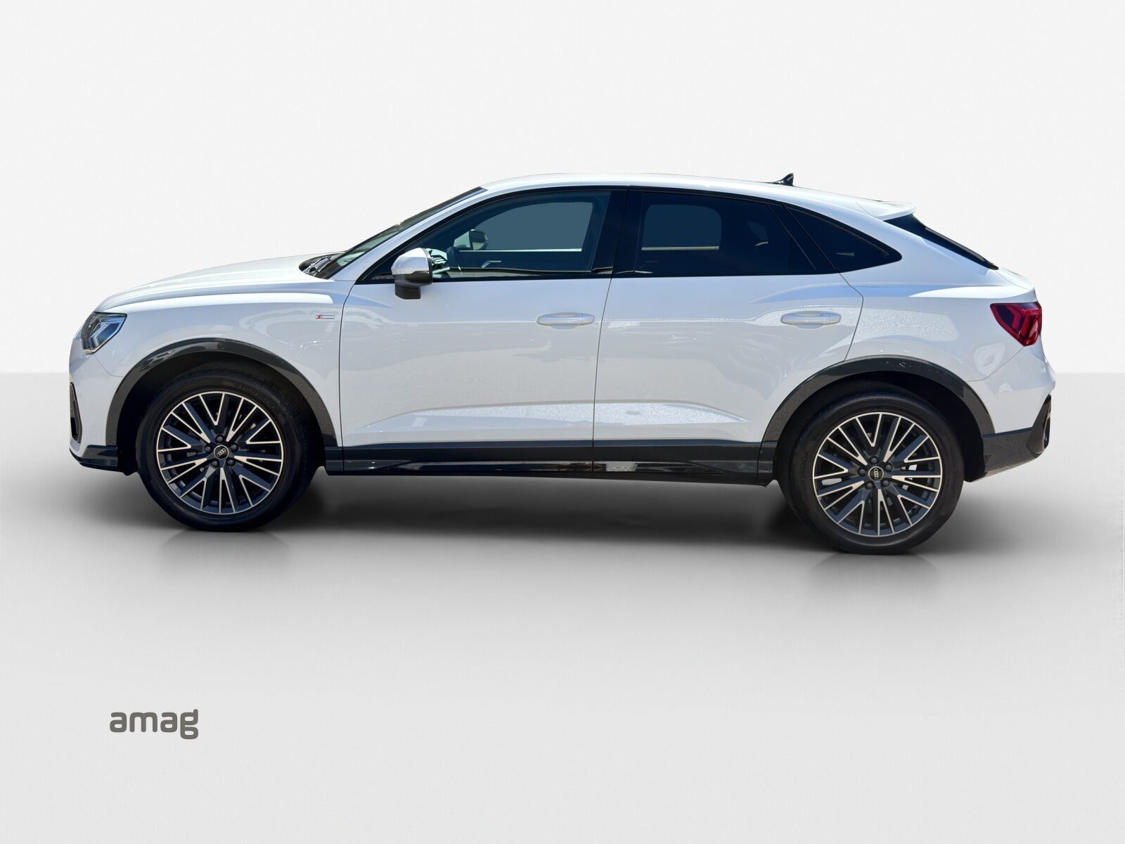 AUDI Q3 Sportback 35 TFSI S line Attraction, Benzin, Occasion / Gebraucht, Automatik - 2