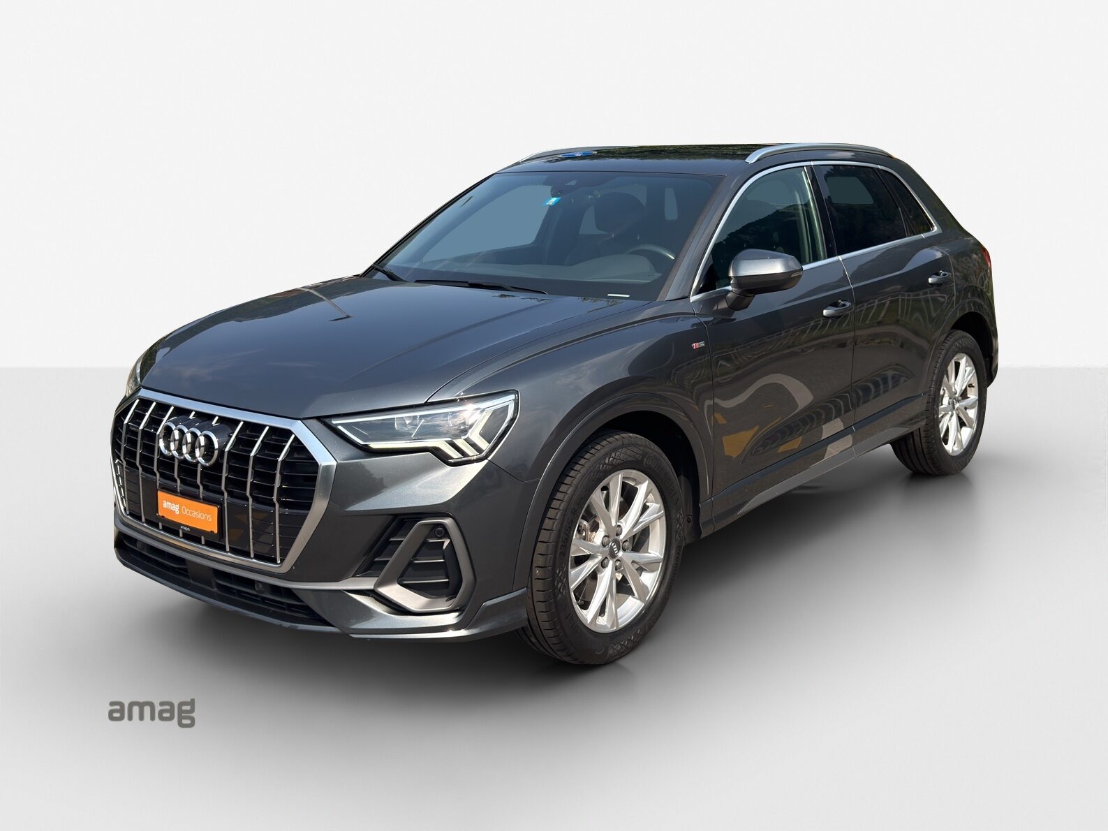 AUDI Q3 40 TFSI S line