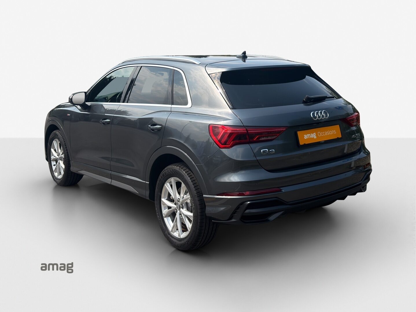 AUDI Q3 40 TFSI S line, Essence, Occasion / Utilisé, Automatique - 3