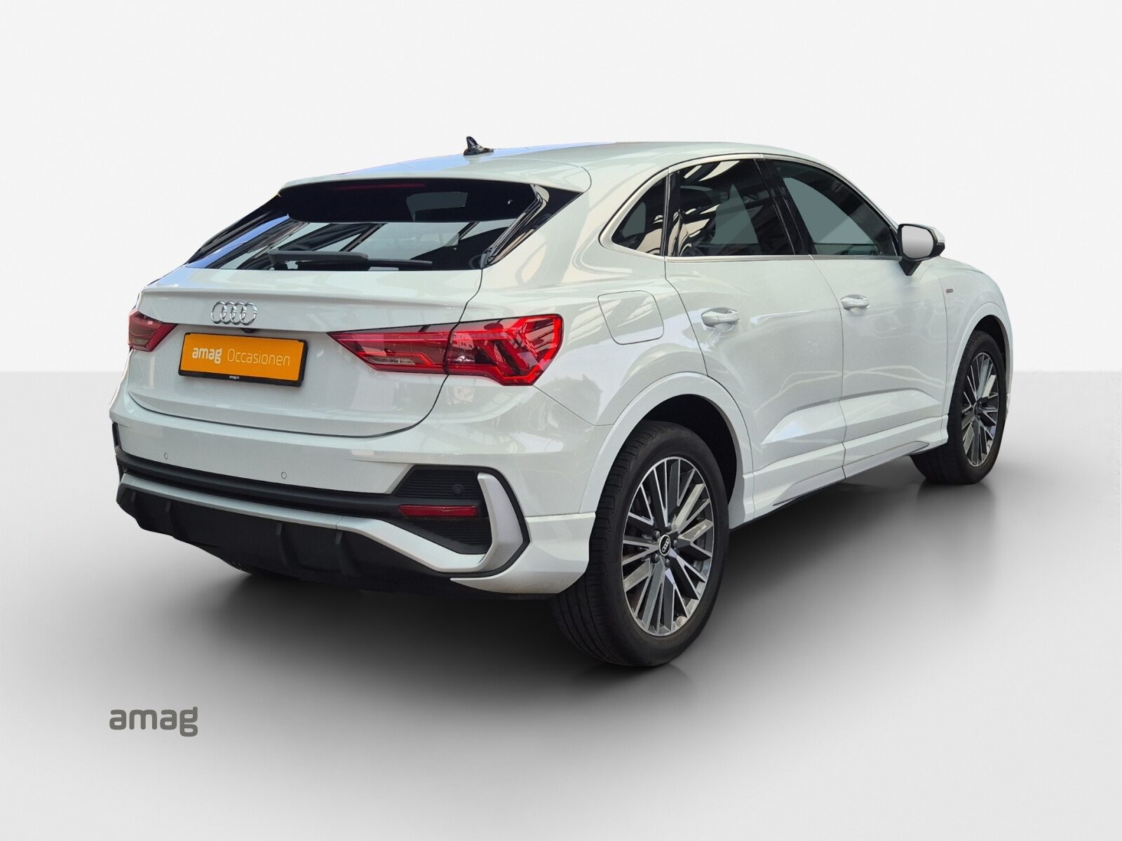 AUDI Q3 Sportback 35 TFSI S line Attraction, Benzin, Occasion / Gebraucht, Automatik - 2