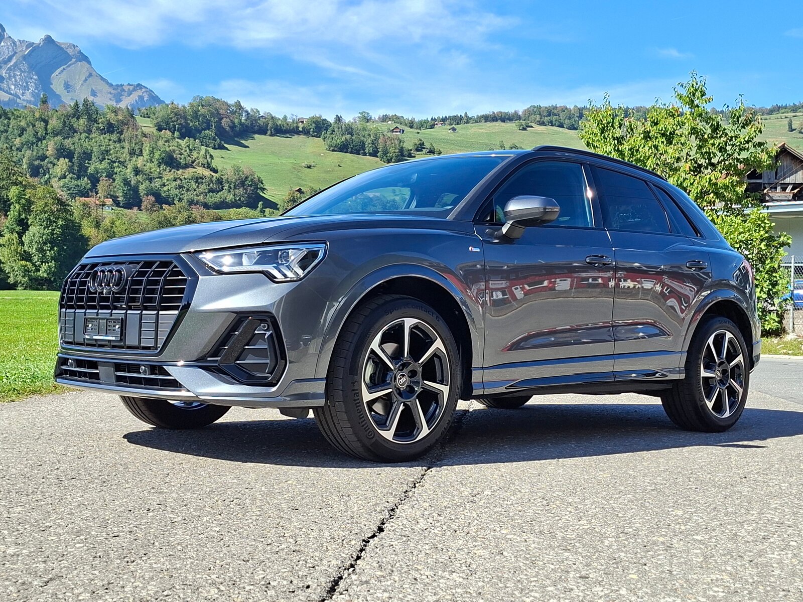AUDI Q3 35 TFSI S line Attraction S-tronic *inkl. CH-Audi Ga, Benzin, Occasion / Gebraucht, Automatik