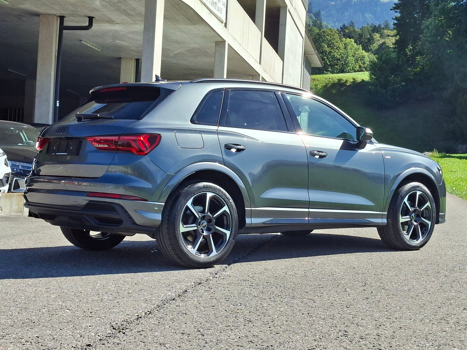 AUDI Q3 35 TFSI S line Attraction S-tronic *inkl. CH-Audi Ga, Benzin, Occasion / Gebraucht, Automatik - 6