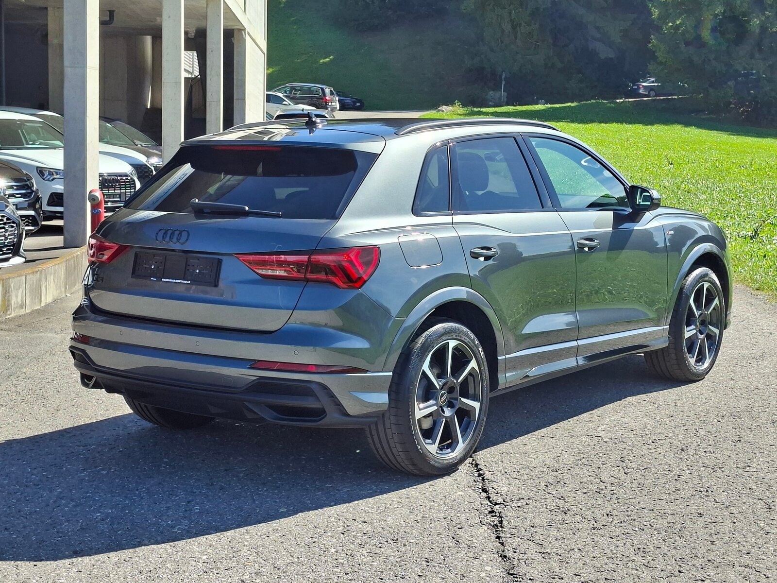 AUDI Q3 35 TFSI S line Attraction S-tronic *inkl. CH-Audi Ga, Benzin, Occasion / Gebraucht, Automatik - 7