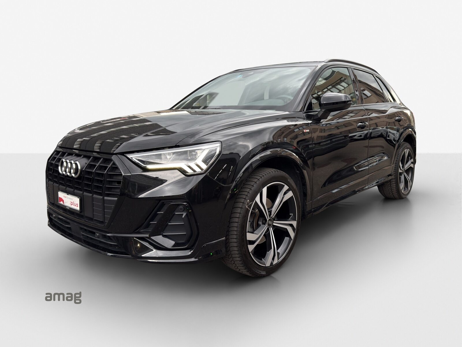 AUDI Q3 35 TFSI S line Attraction