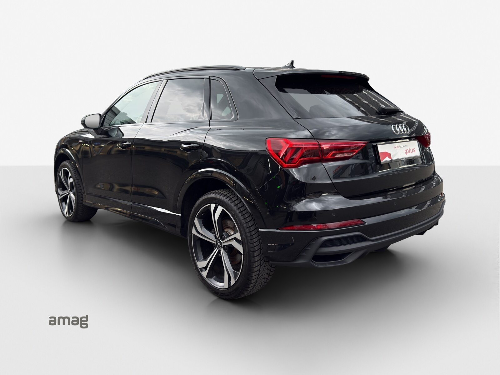 AUDI Q3 35 TFSI S line Attraction, Benzin, Occasion / Gebraucht, Automatik - 3