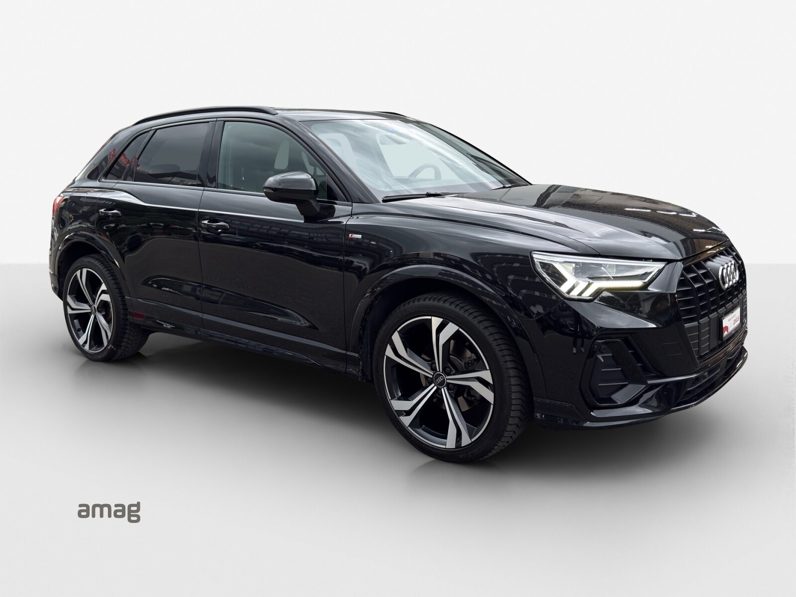 AUDI Q3 35 TFSI S line Attraction, Benzin, Occasion / Gebraucht, Automatik - 6