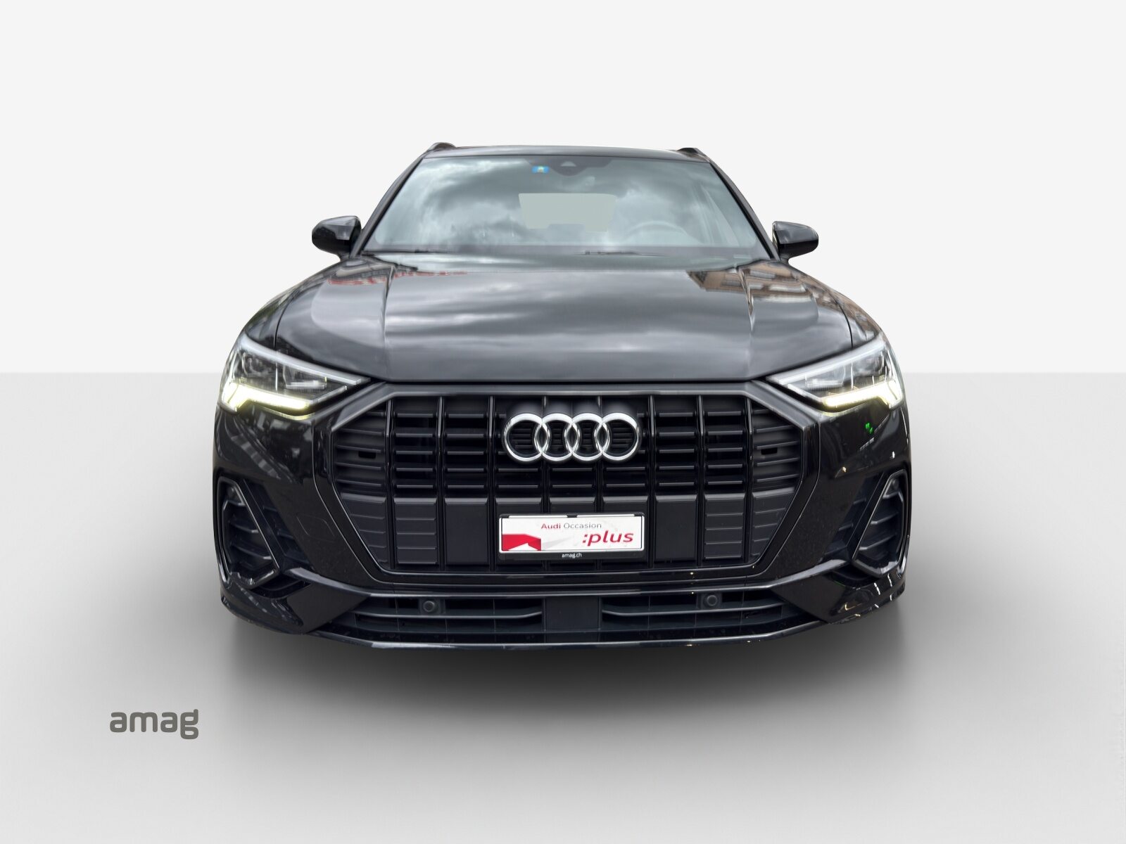AUDI Q3 35 TFSI S line Attraction, Benzin, Occasion / Gebraucht, Automatik - 7