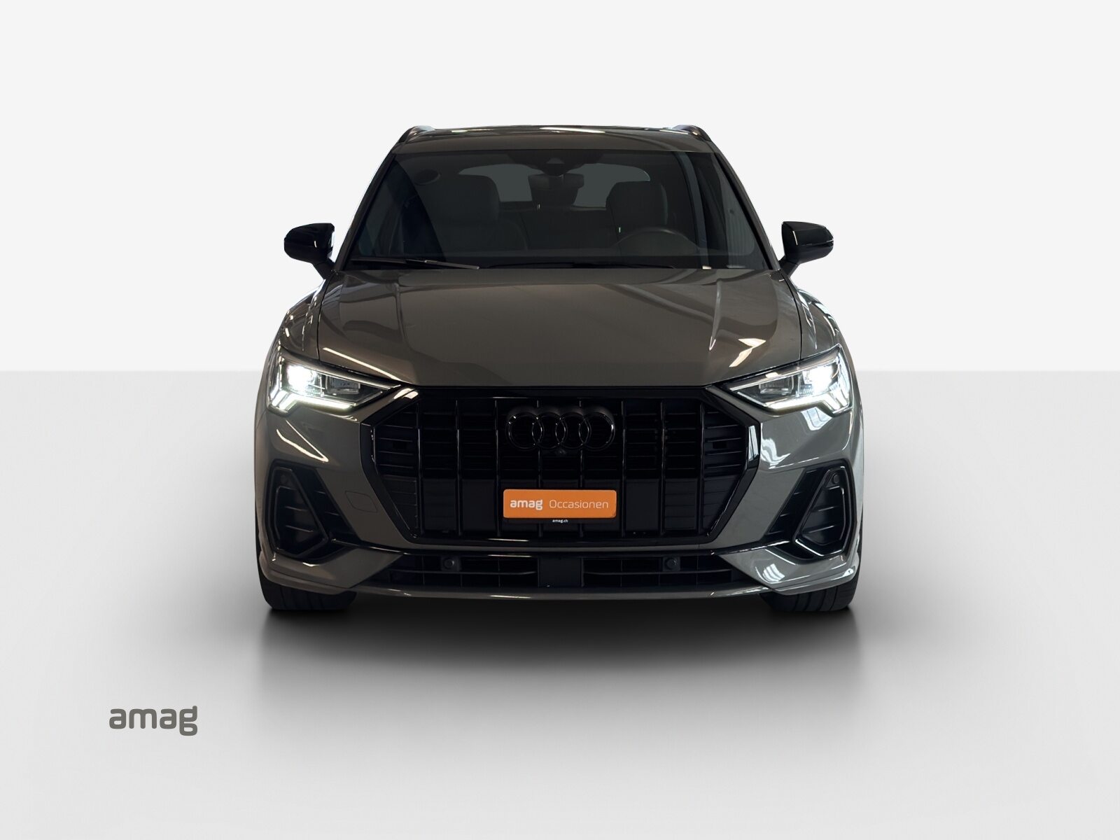 AUDI Q3 35 TFSI S line Attraction, Petrol, Second hand / Used, Automatic - 7