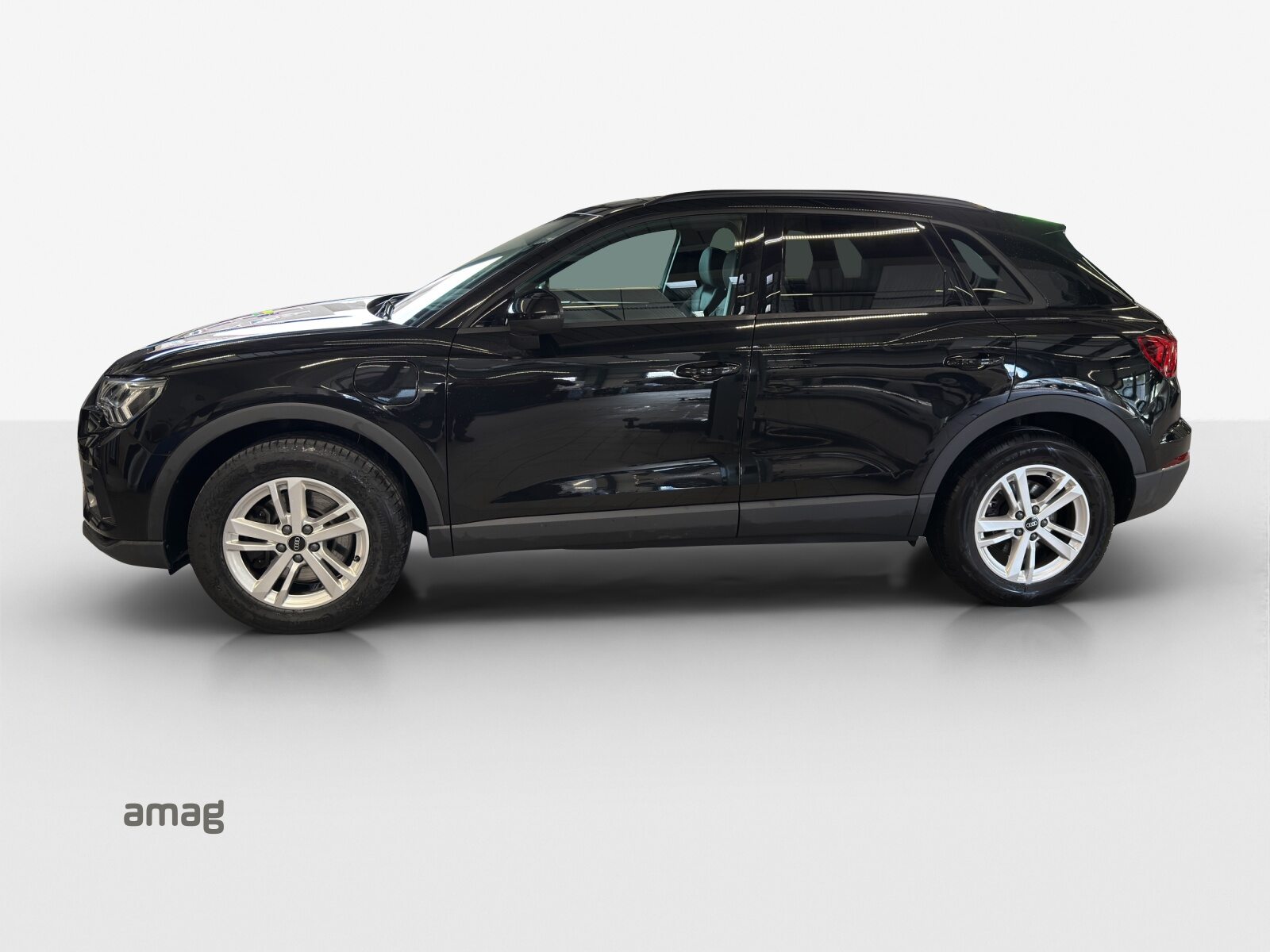AUDI Q3 45 TFSI e Attraction, Full-Hybrid Petrol/Electric, Second hand / Used, Automatic - 2