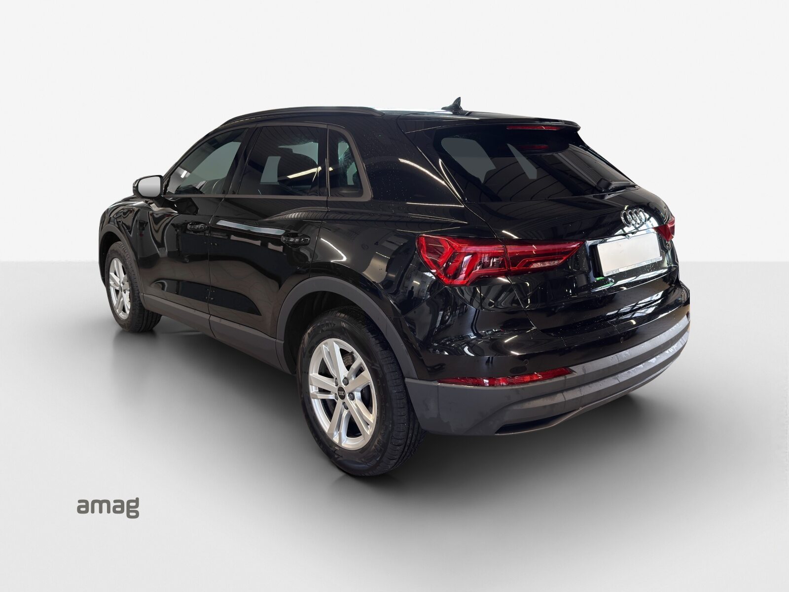 AUDI Q3 45 TFSI e Attraction, Full-Hybrid Petrol/Electric, Second hand / Used, Automatic - 3