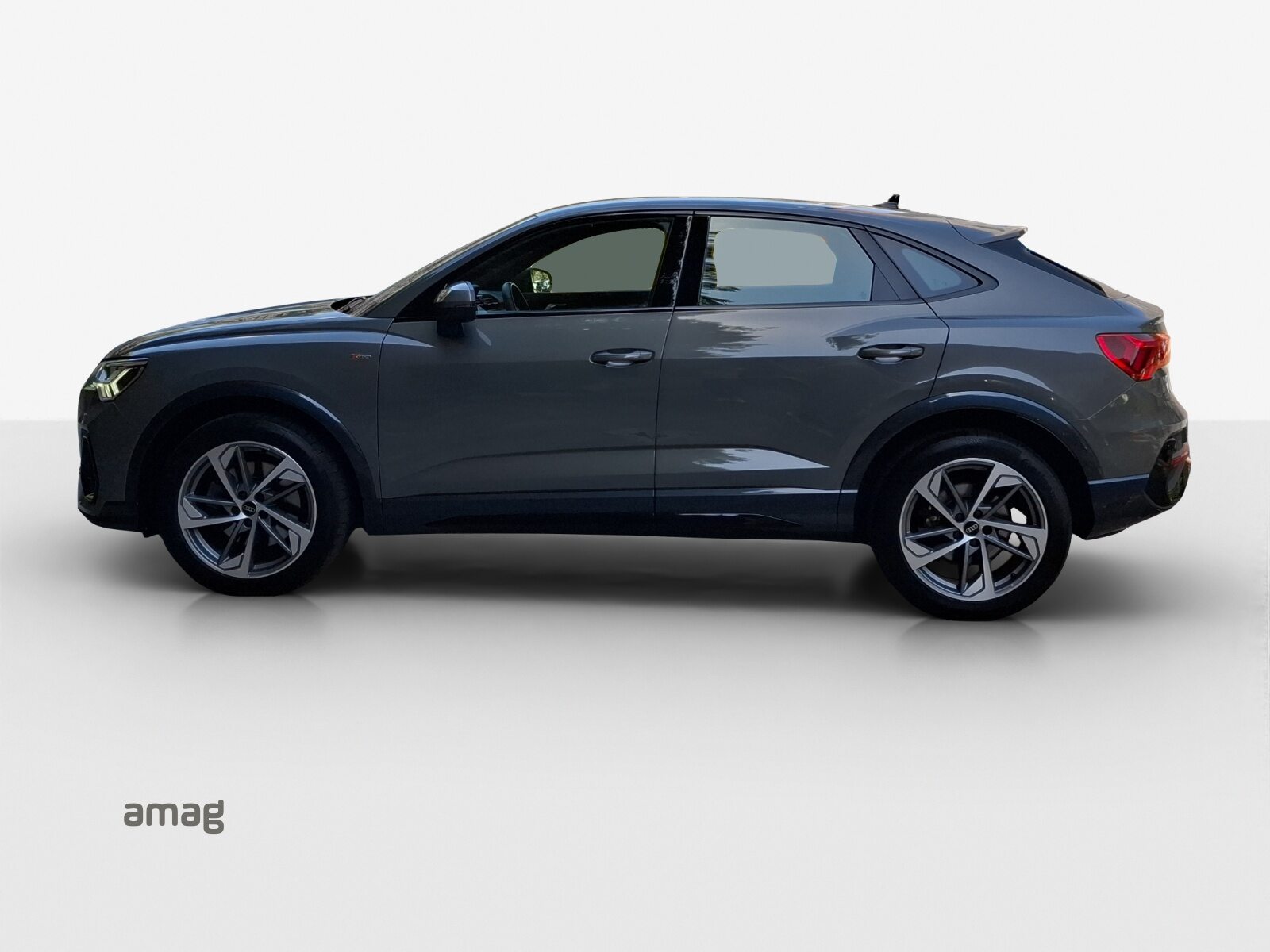AUDI Q3 Sportback 40 TFSI S line, Petrol, Second hand / Used, Automatic - 2