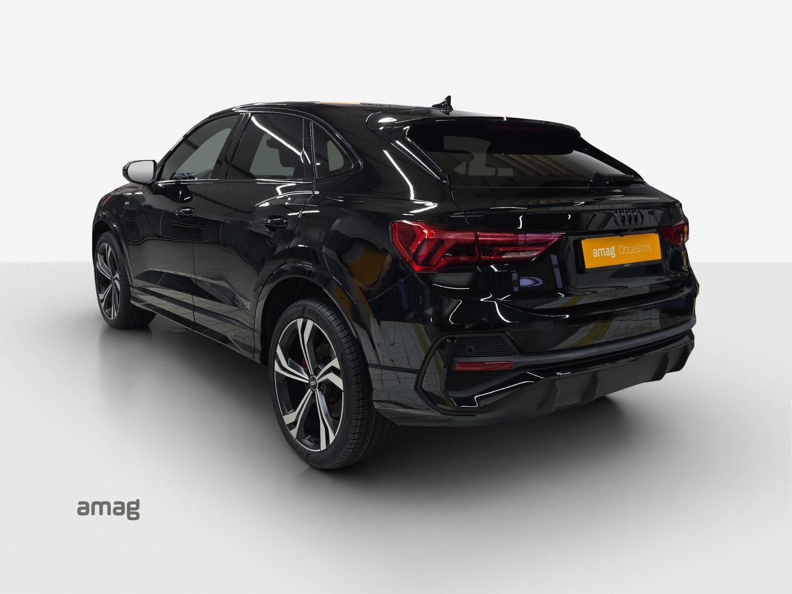 AUDI Q3 Sportback 45 TFSI S line, Petrol, Second hand / Used, Automatic - 3