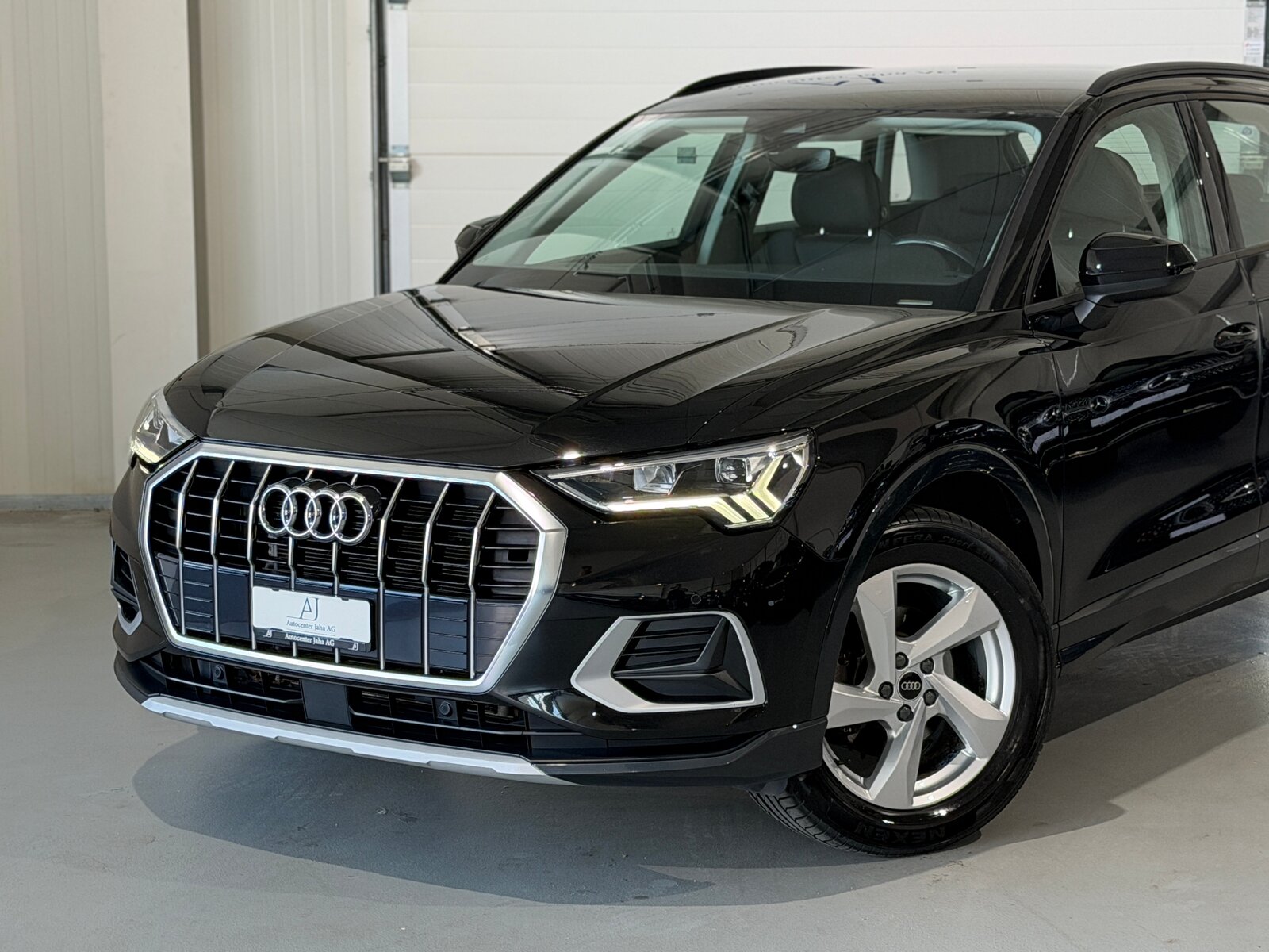 AUDI Q3 35 TFSI advanced Attraction S-tronic, Benzin, Occasion / Gebraucht, Automatik - 2