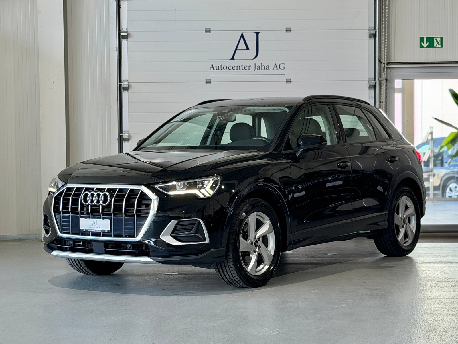 AUDI Q3 35 TFSI advanced Attraction S-tronic, Benzin, Occasion / Gebraucht, Automatik - 3