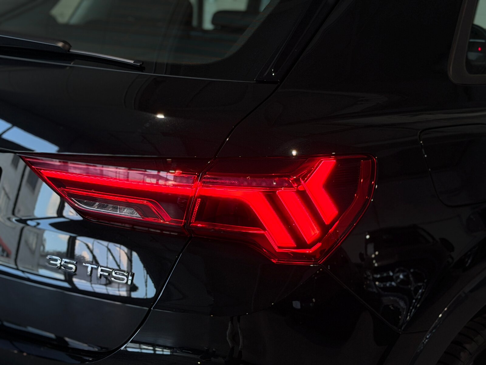 AUDI Q3 35 TFSI advanced Attraction S-tronic, Benzin, Occasion / Gebraucht, Automatik - 6