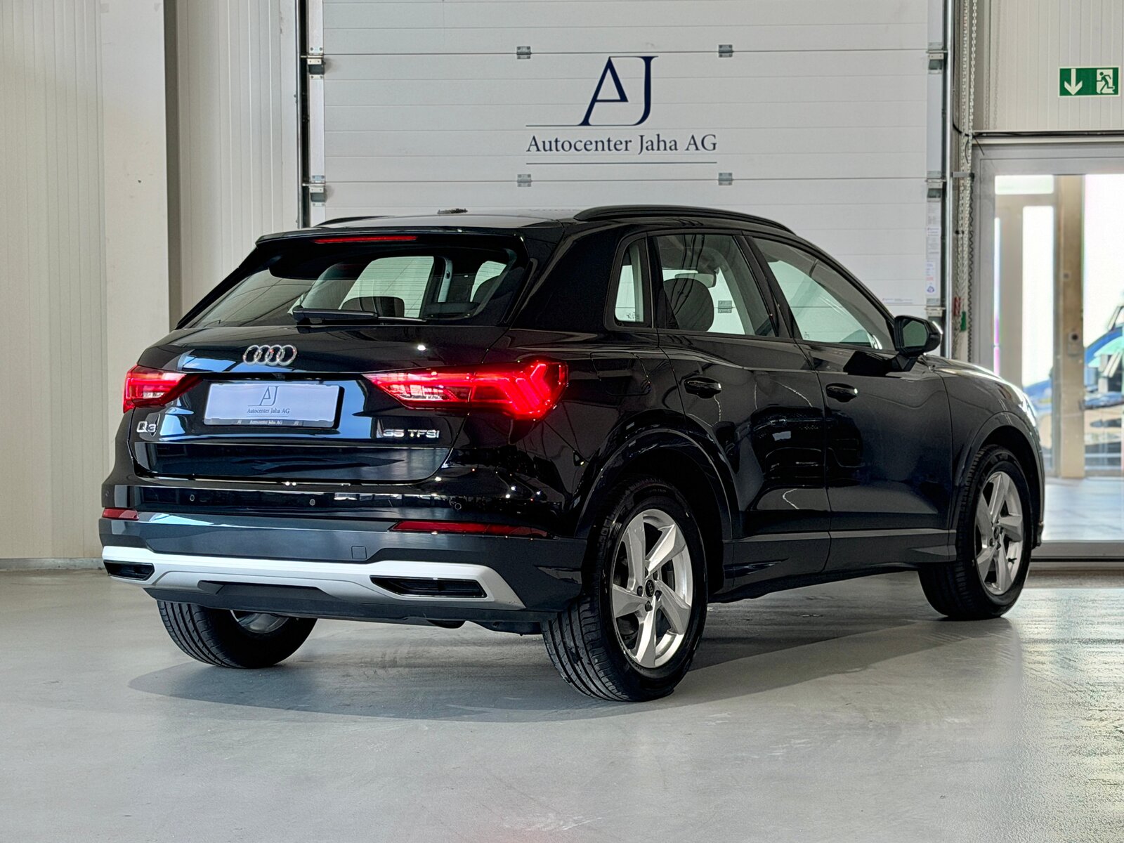 AUDI Q3 35 TFSI advanced Attraction S-tronic, Benzin, Occasion / Gebraucht, Automatik - 7