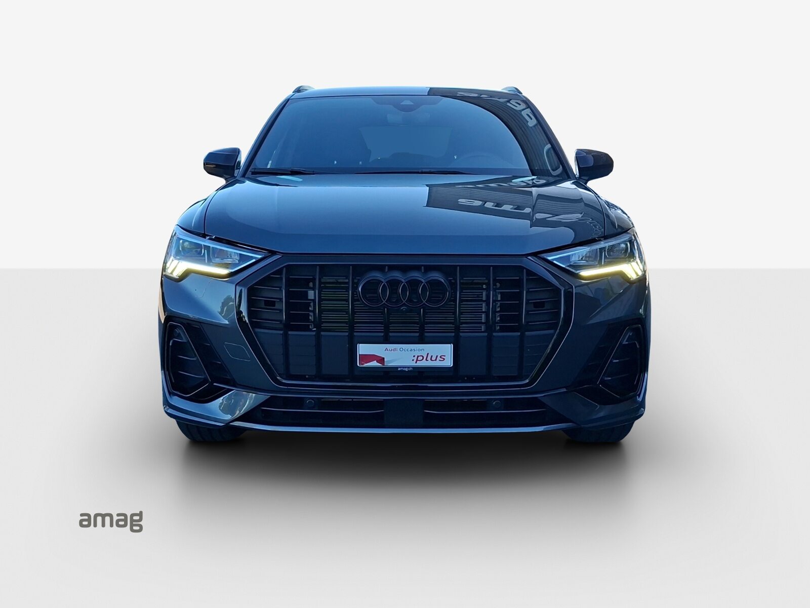 AUDI Q3 35 TFSI S line Attraction, Benzin, Occasion / Gebraucht, Automatik - 7