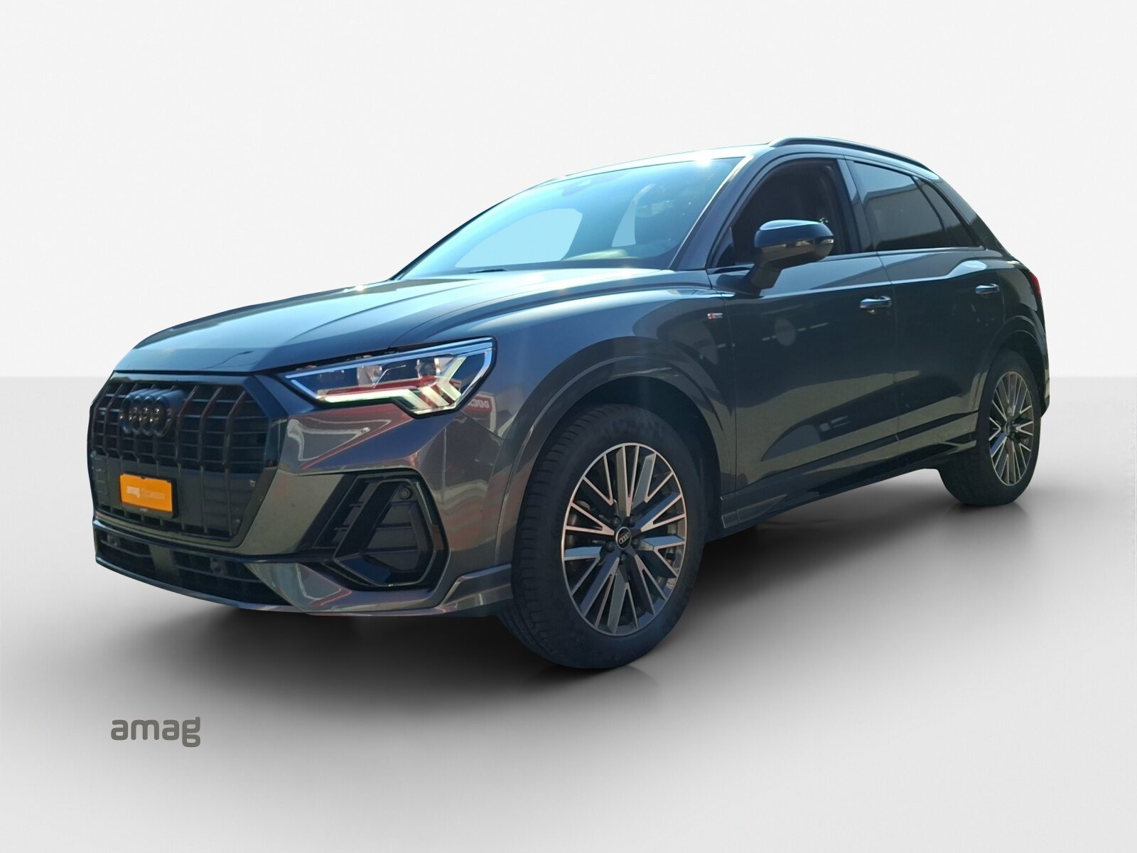 AUDI Q3 40 TDI S line