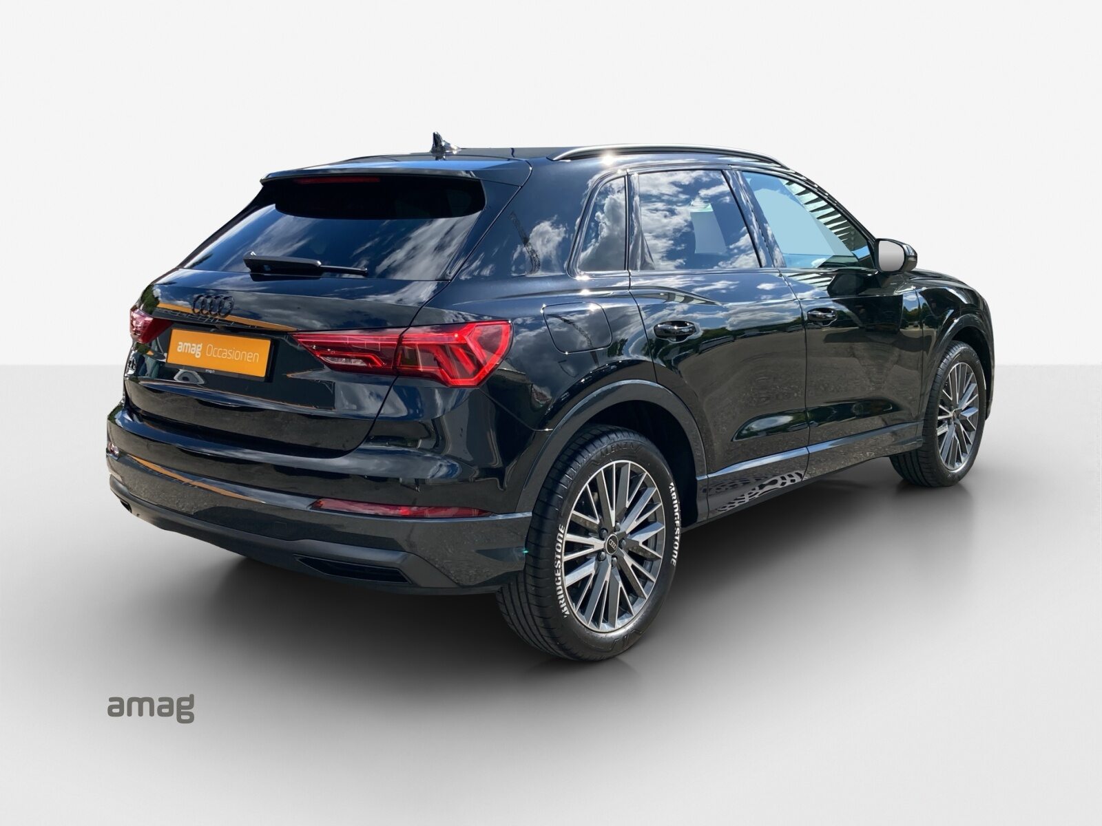 AUDI Q3 35 TFSI advanced Attraction, Petrol, Second hand / Used, Automatic - 5