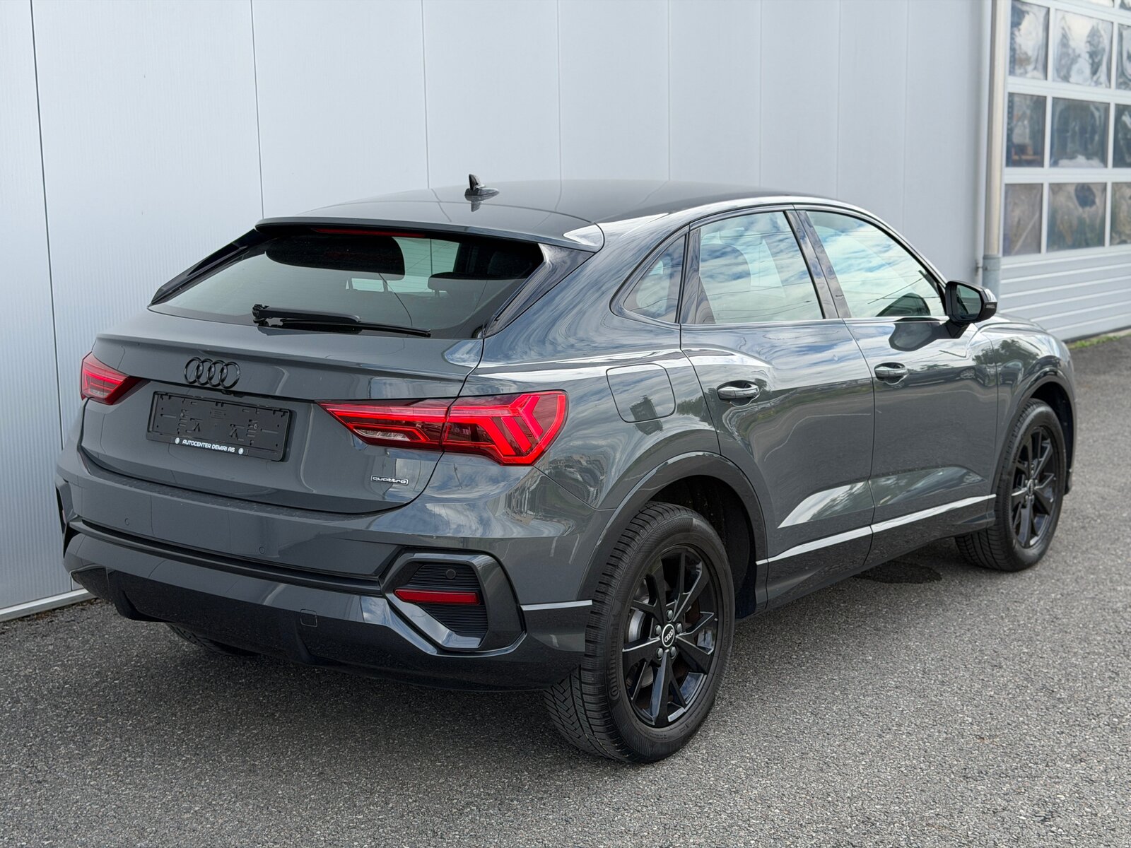 AUDI Q3 Sportback 40 TDI S line quattro S-tronic, Diesel, Occasion / Gebraucht, Automatik - 4