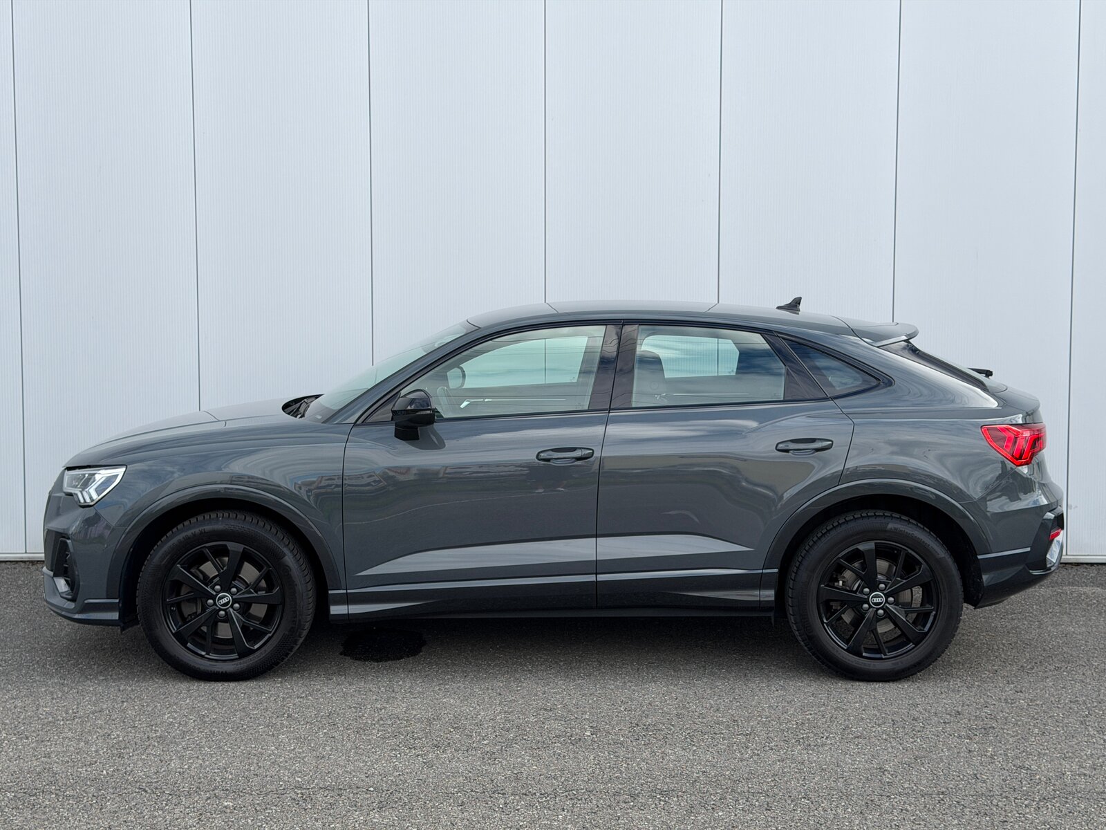 AUDI Q3 Sportback 40 TDI S line quattro S-tronic, Diesel, Occasion / Gebraucht, Automatik - 7